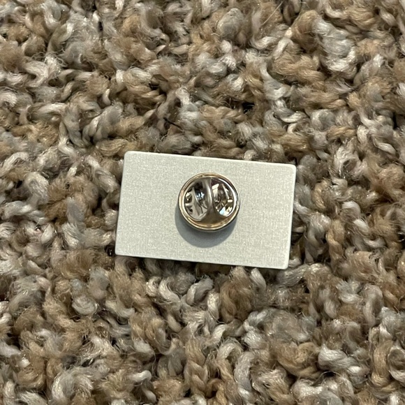 Amazon pin - Picture 2 of 2